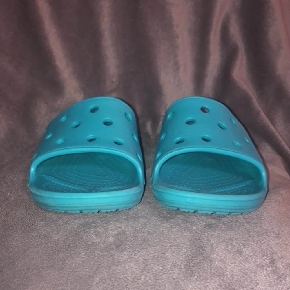 CROCS Classic Slides / Blue Sandals/ Women's Size J6 Lightweight Beach